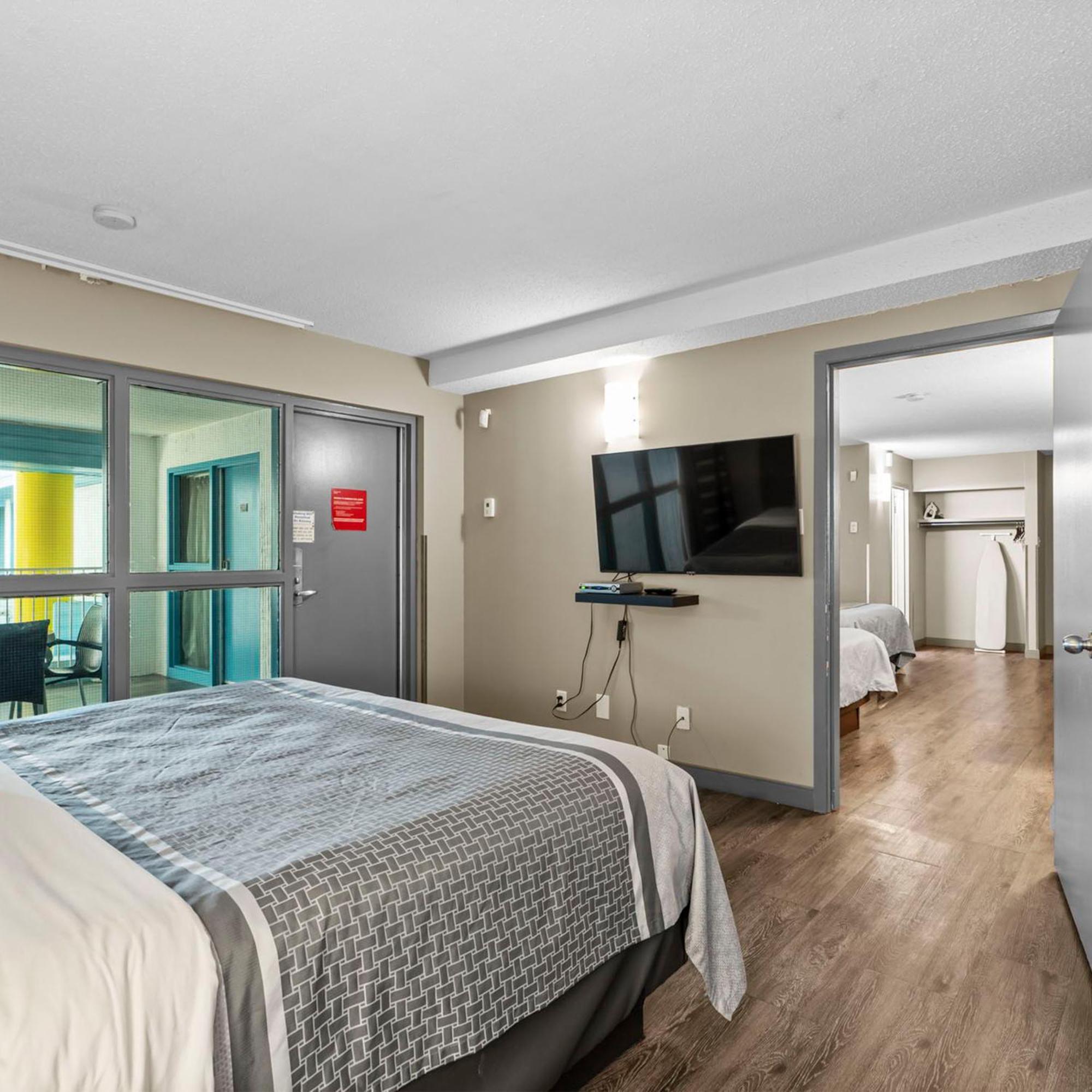 Travelodge Hotel By Wyndham Saskatoon Bagian luar foto